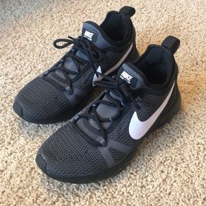 Nike Tennis Shoe